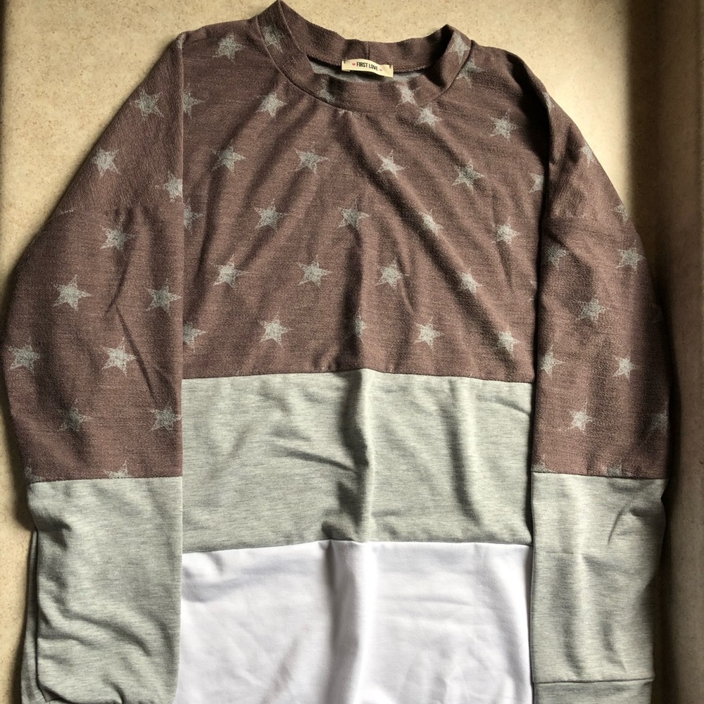 Maroon. Stars. Color block. Sweater.